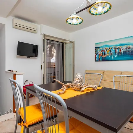 Gp House-giardini Naxos 公寓